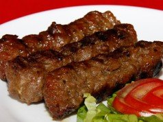 Skinless sausages for the barbeque – Mici sau mititei