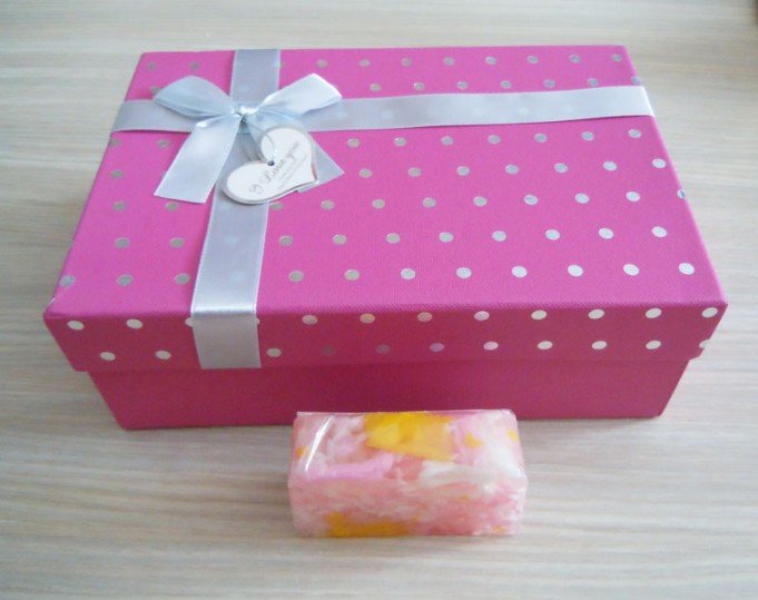 O femeie din Marea Britanie a ajuns la închisoare, după ce i-a făcut un cadou fiicei sale. Ce era în pachet?