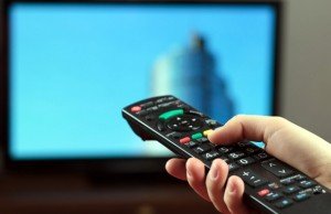 Ce fac românii în timpul pauzelor publicitare?