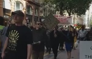 Starea de lockdown din Birmingham, Solihull și Sandwell stârnește proteste în centrul orasului Birmingham