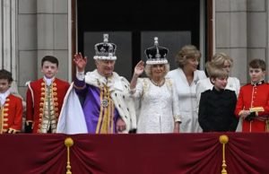 Încoronarea Regelui Carol al III-lea: Repere ale Evenimentului Istoric