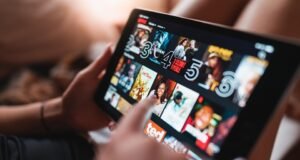 Pirateria TV în creștere în Regatul Unit – 300.000 de familii renunță la taxa BBC