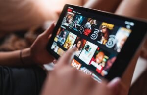 Pirateria TV în creștere în Regatul Unit – 300.000 de familii renunță la taxa BBC